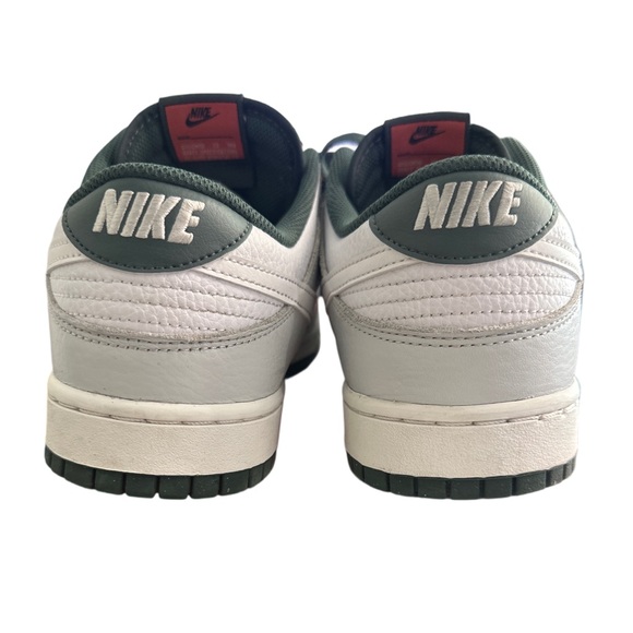 Nike Dunk Low Retro SE
Men’s Shoes
Size US 12
Photon Dust/White/Vintage Green - Picture 3 of 6